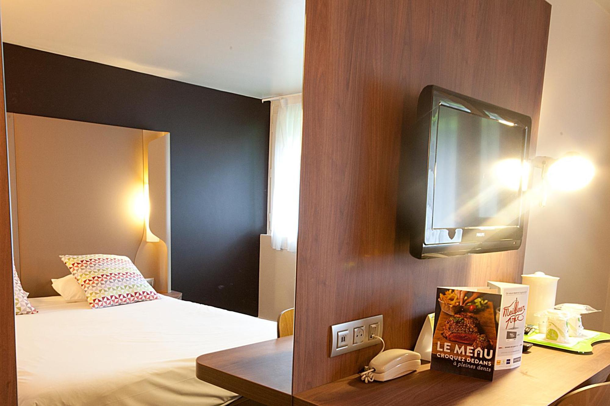 Campanile Clermont-Ferrand ~ Aubiere Hotel Exterior photo